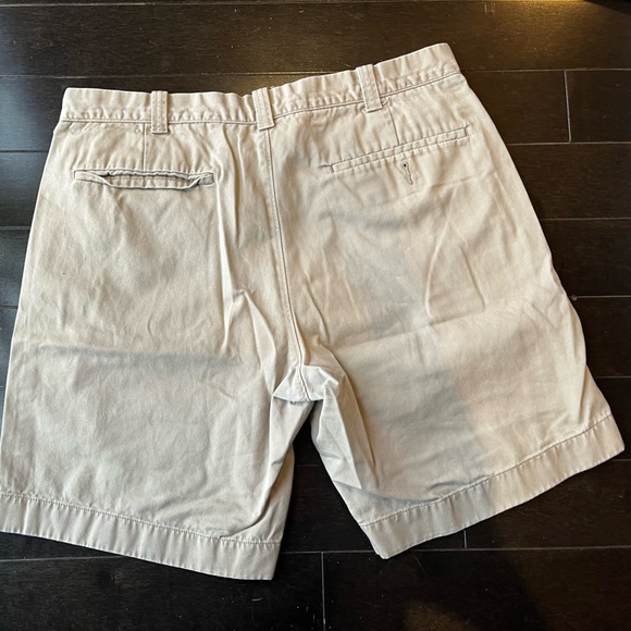 Men’s J Crew Shorts - Picture 2 of 3